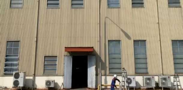 Cung cấp, thi công, sửa chữa, bảo trì hệ thống lạnh trung tâm âm trần, tủ đứng và treo tường-CÔNG TY TNHH HÓA CHẤT CHẤT HÓA DẺO VINA