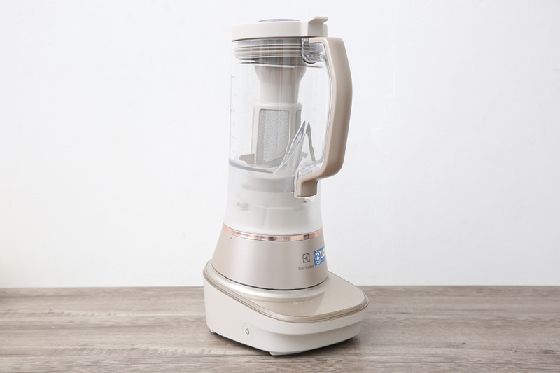 Công nghệ tân tiến - Máy xay sinh tố Electrolux E7TB1 84SM Công nghệ tân tiến - Máy xay sinh tố Electrolux E7TB1 84SM