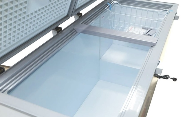 Tủ đông Sanaky Inverter 305 lít VH-4099A4K Ngăn tủ được làm bằng nhựa ABS